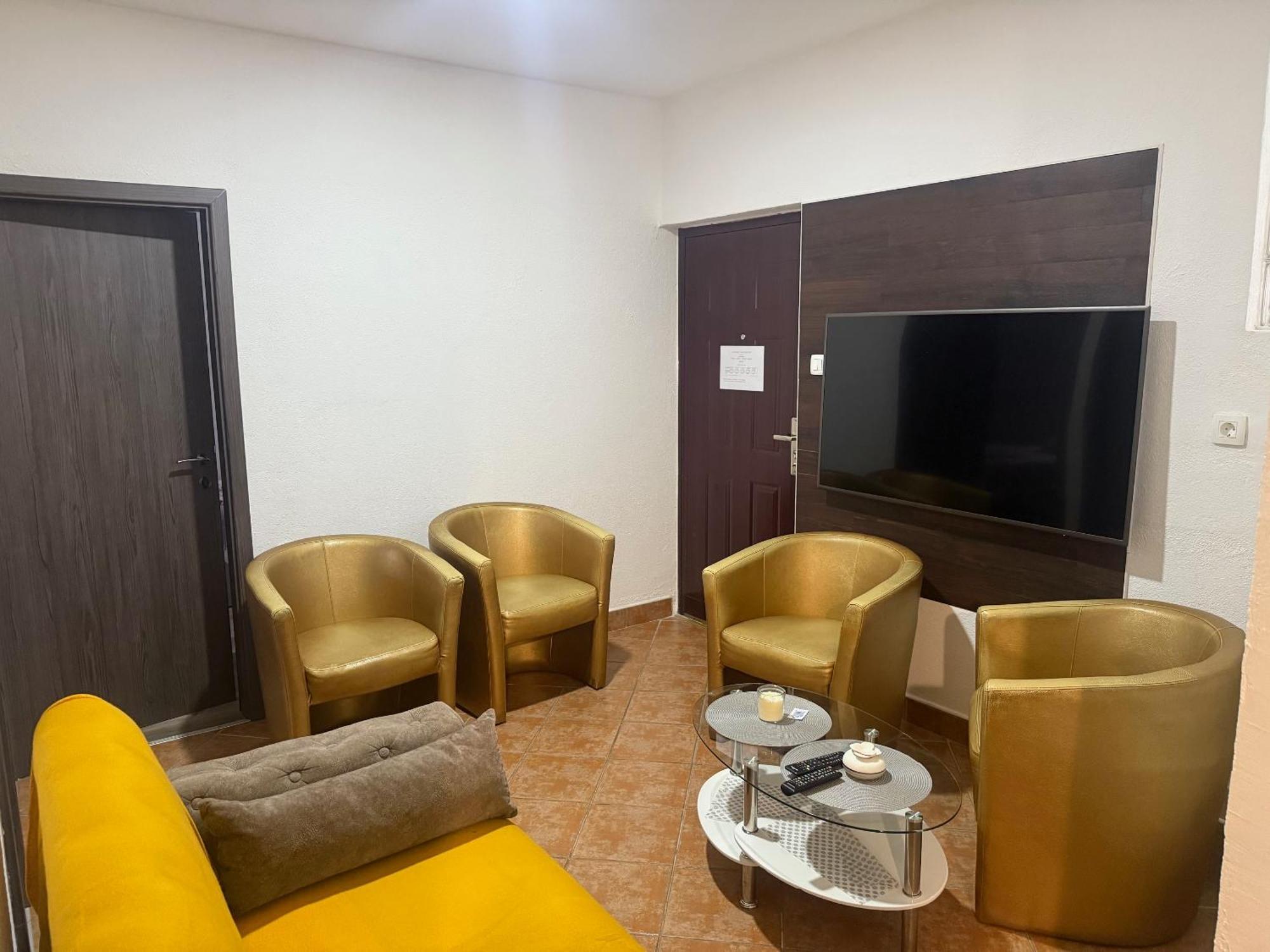 Apartmani Milokanovic Funtana Exterior photo